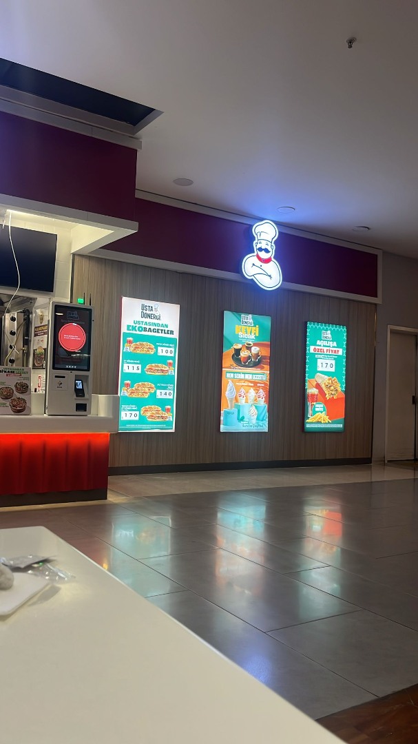 212 Avm Usta Dönerci  Restoranı